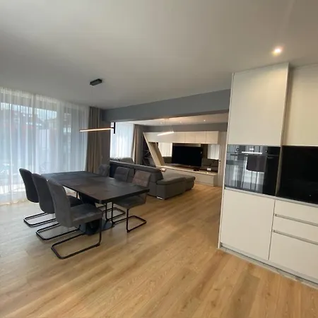 Gran Capital - Mountain View, Free Parking